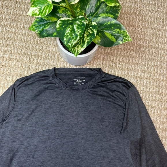 Real Essentials long Sleeve Shirt - Picture 5 of 5